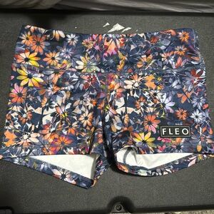 New Fleo Short